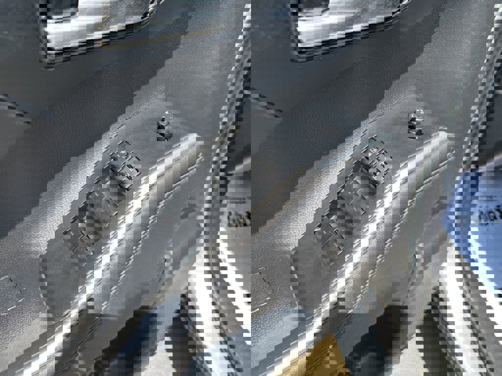 Used 2024 Toyota Highlander XLE image 19