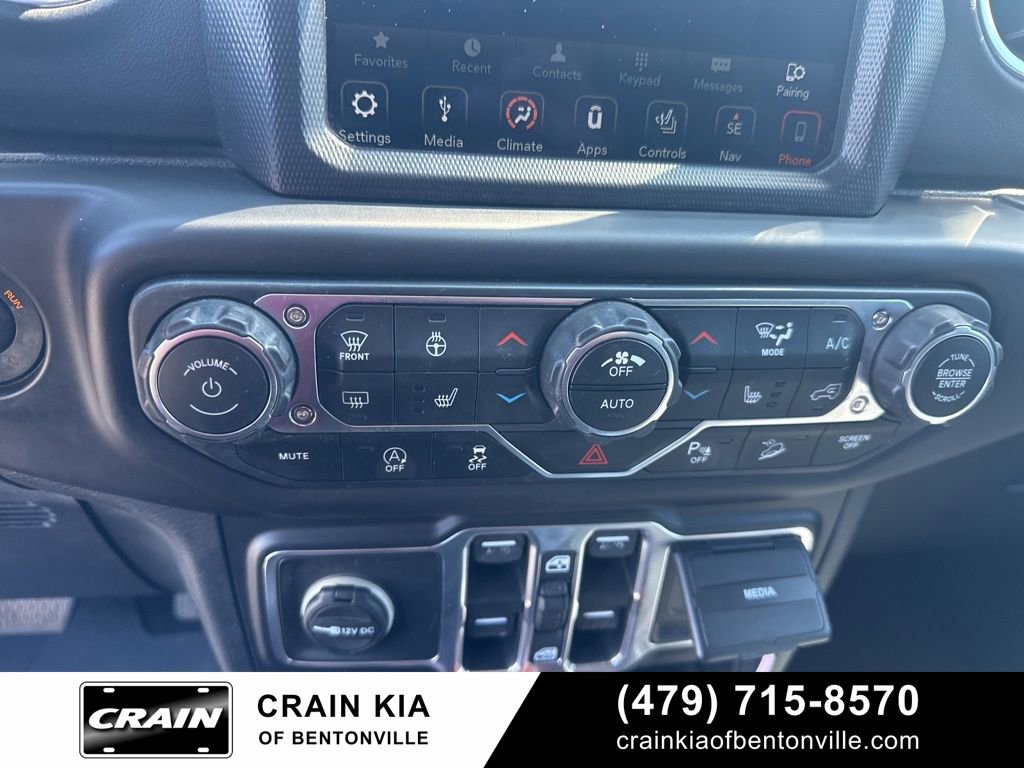 Used 2018 Jeep Wrangler Unlimited Sahara AWD/4WD image 33