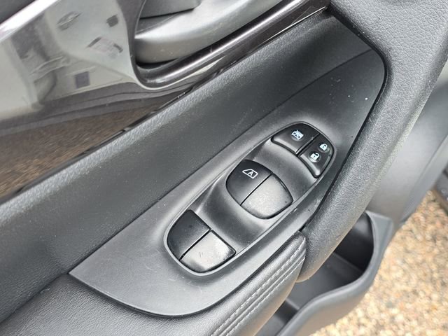 Used 2019 Nissan Rogue S FWD image 12
