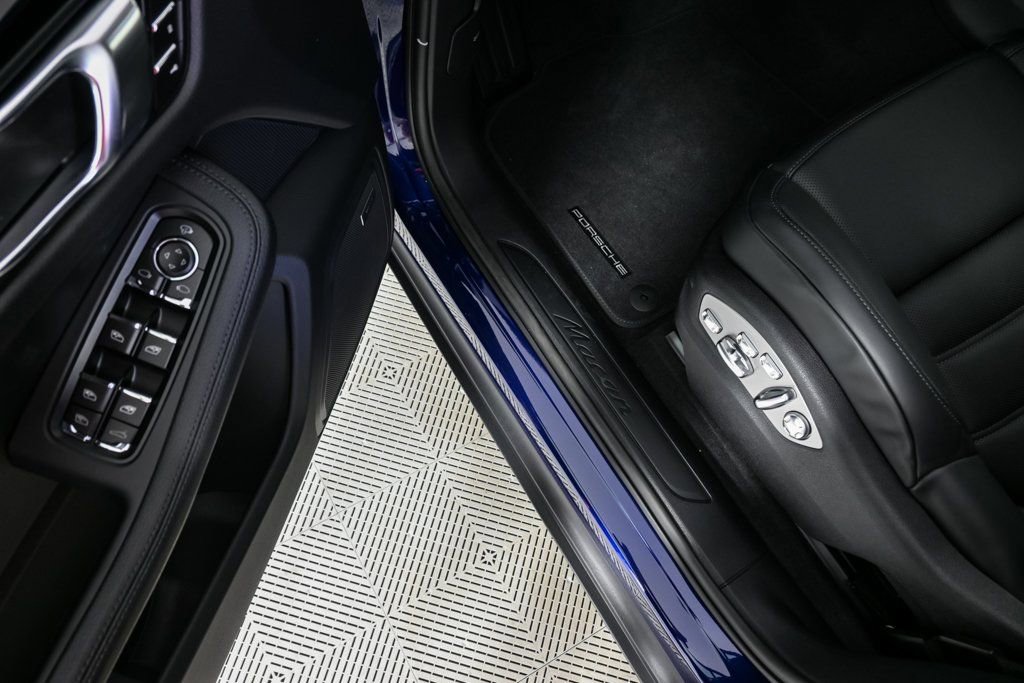 New 2026 Porsche Macan image 8