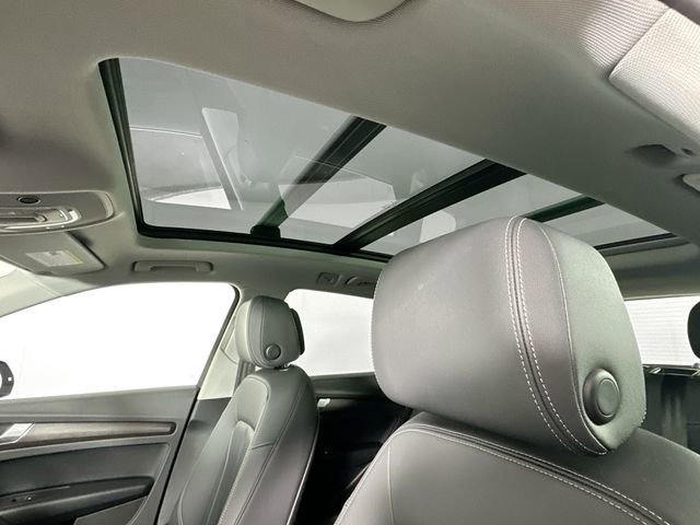 Used 2023 Audi Q5 2.0T Premium w/ Convenience Package image 17