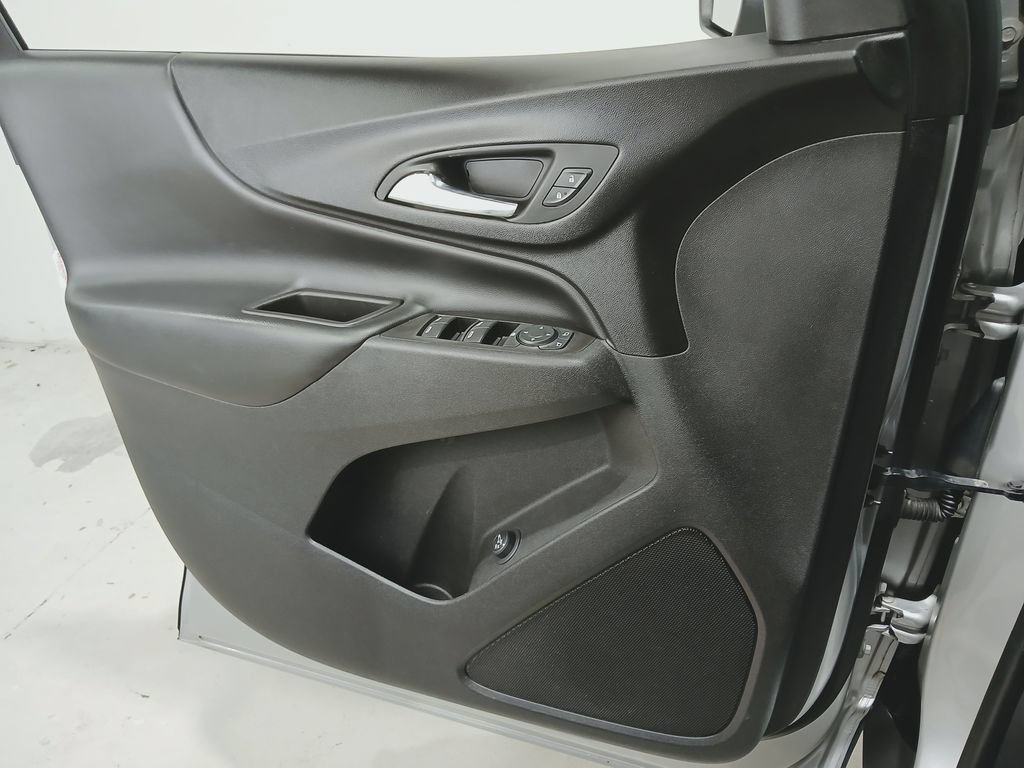 Used 2020 Chevrolet Equinox LT AWD/4WD image 32