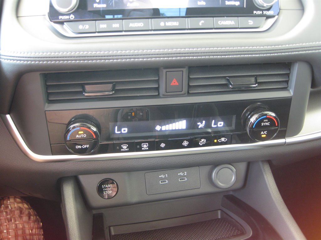 Used 2026 Nissan Rogue SV FWD image 15