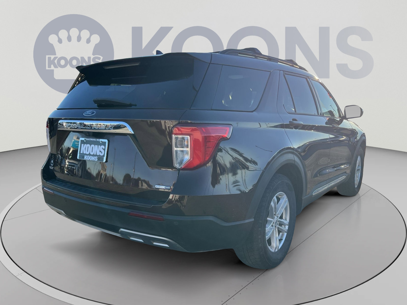 Used 2020 Ford Explorer XLT w/ Equipment Group 202A AWD/4WD image 16