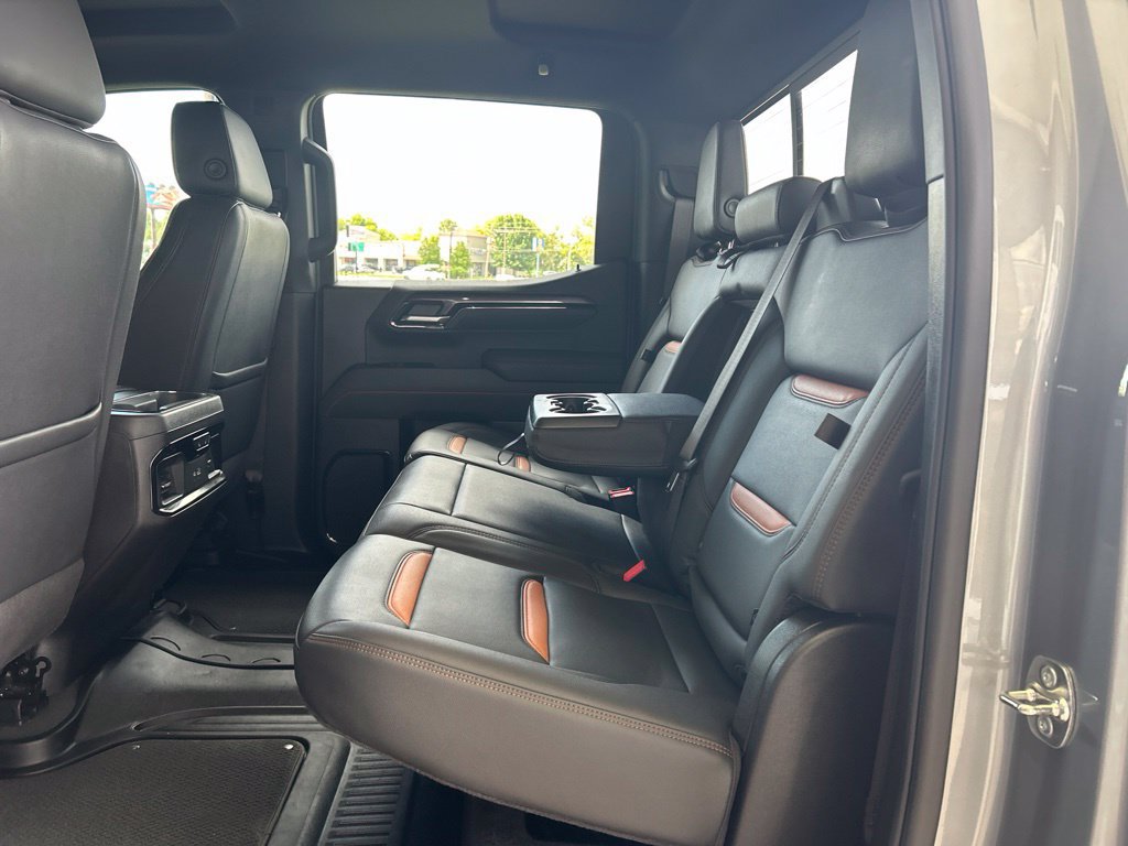 Used 2025 GMC Sierra 1500 AT4 w/ AT4 Premium Package AWD/4WD image 9
