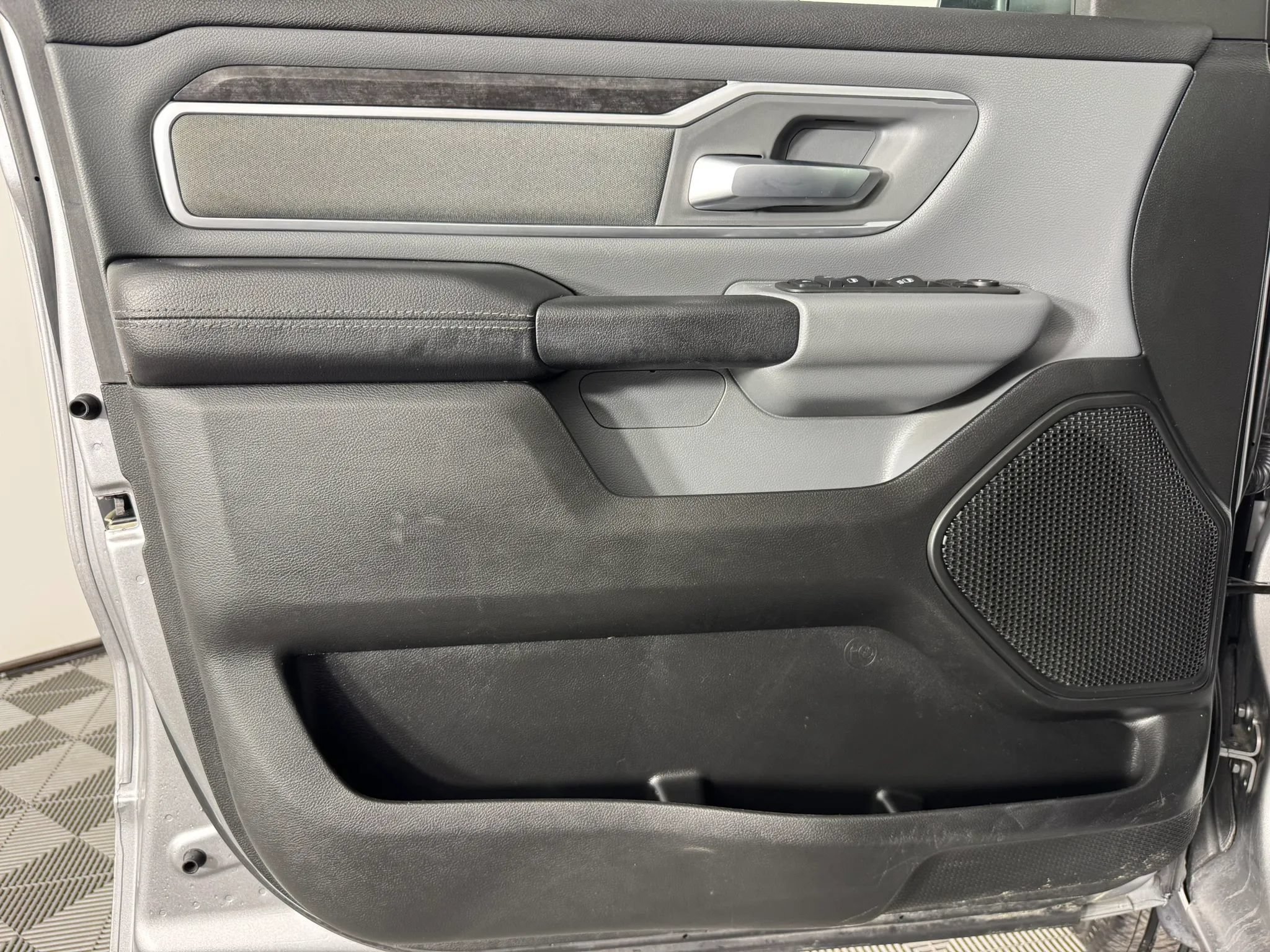 Used 2022 RAM 1500 Big Horn AWD/4WD image 34