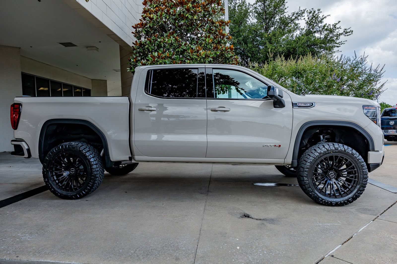 Used 2026 GMC Sierra 1500 AT4 AWD/4WD image 11