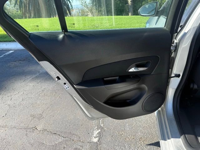 Used 2016 Chevrolet Cruze LT image 11