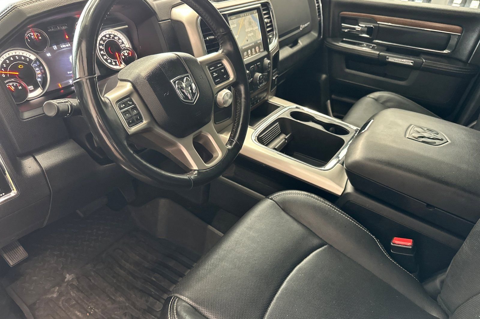 Used 2017 RAM 1500 Laramie w/ Convenience Group RWD image 10