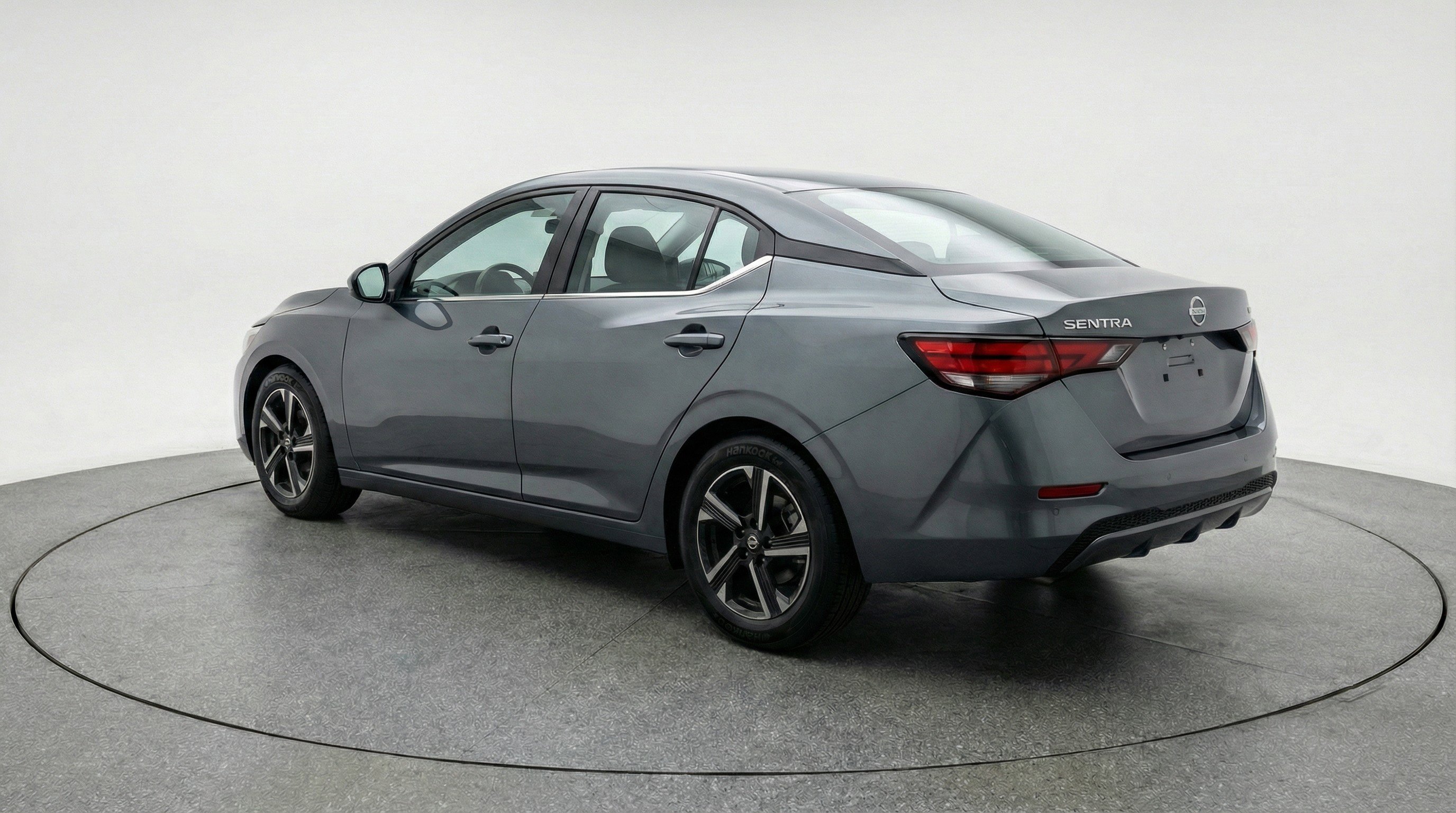 Used 2025 Nissan Sentra SV image 6