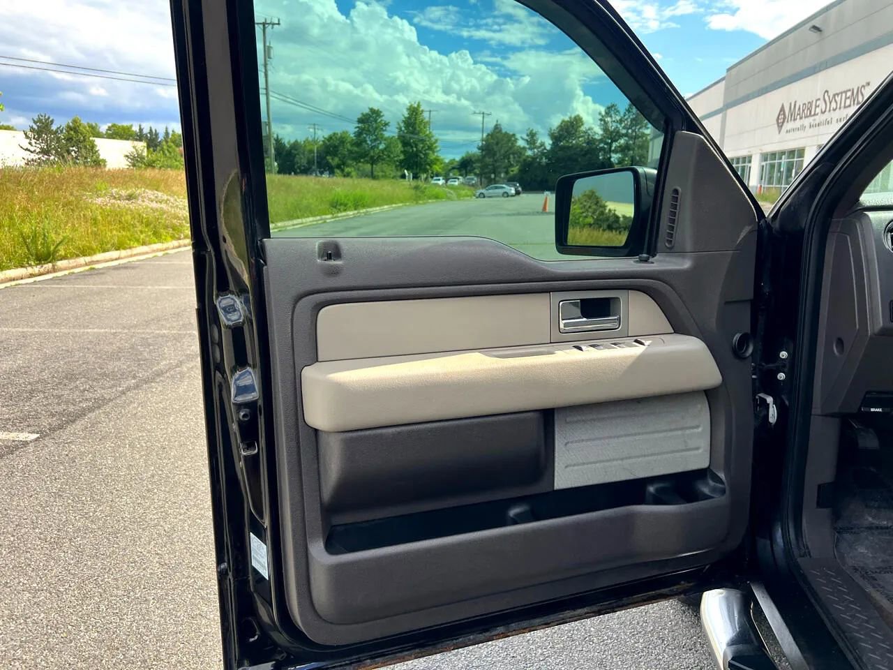 Used 2010 Ford F150 XLT image 17