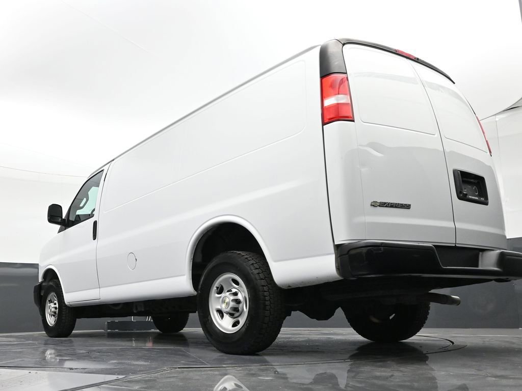 Used 2023 Chevrolet Express 2500 image 22