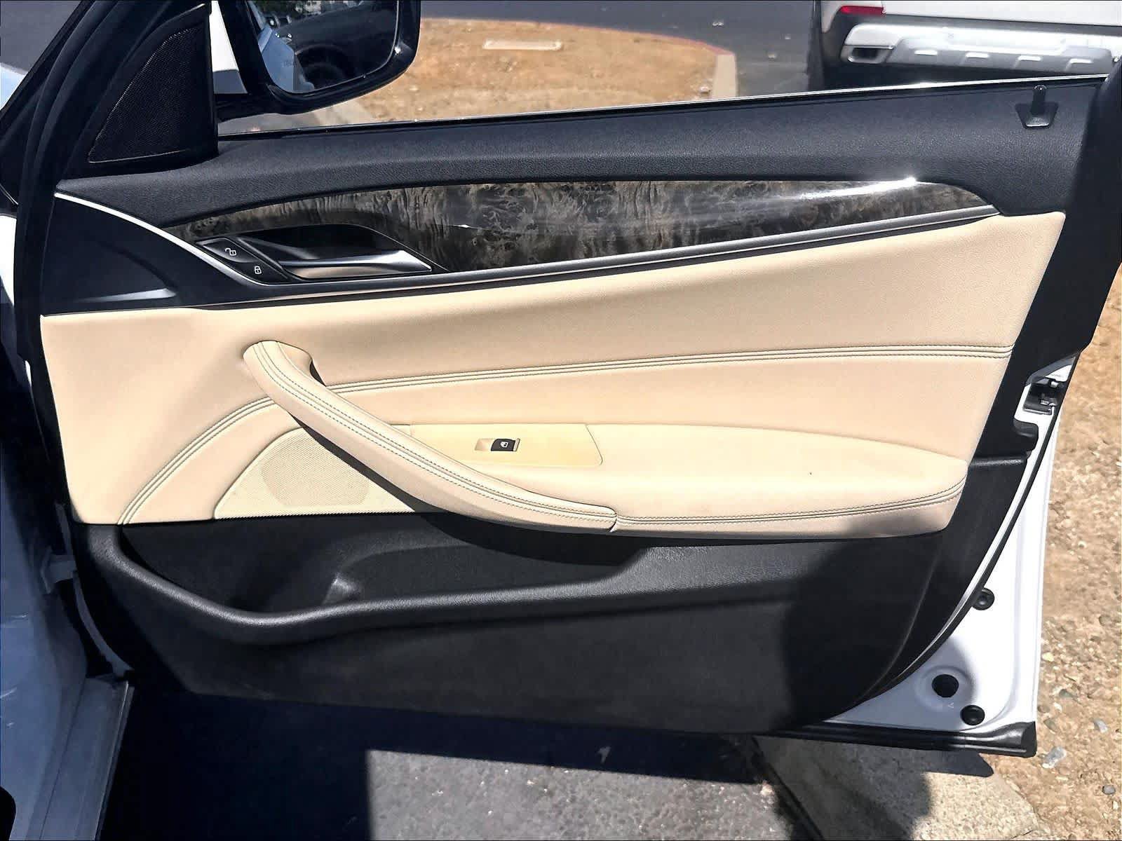 Used 2023 BMW 530e w/ Convenience Package RWD image 31