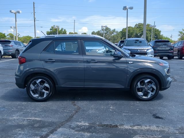 Used 2025 Hyundai Venue Limited FWD image 5