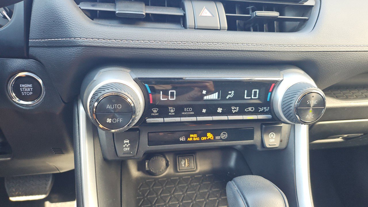 Used 2023 Toyota RAV4 XLE image 19