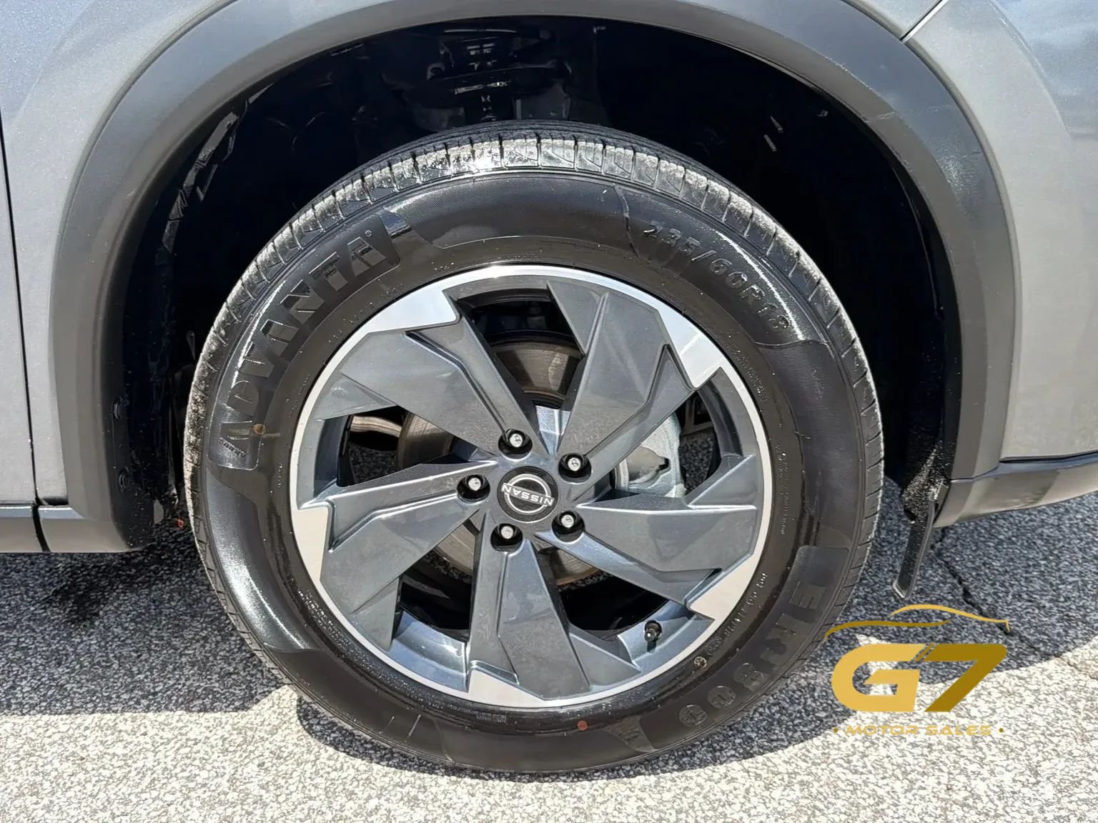 Used 2025 Nissan Rogue SV FWD image 9