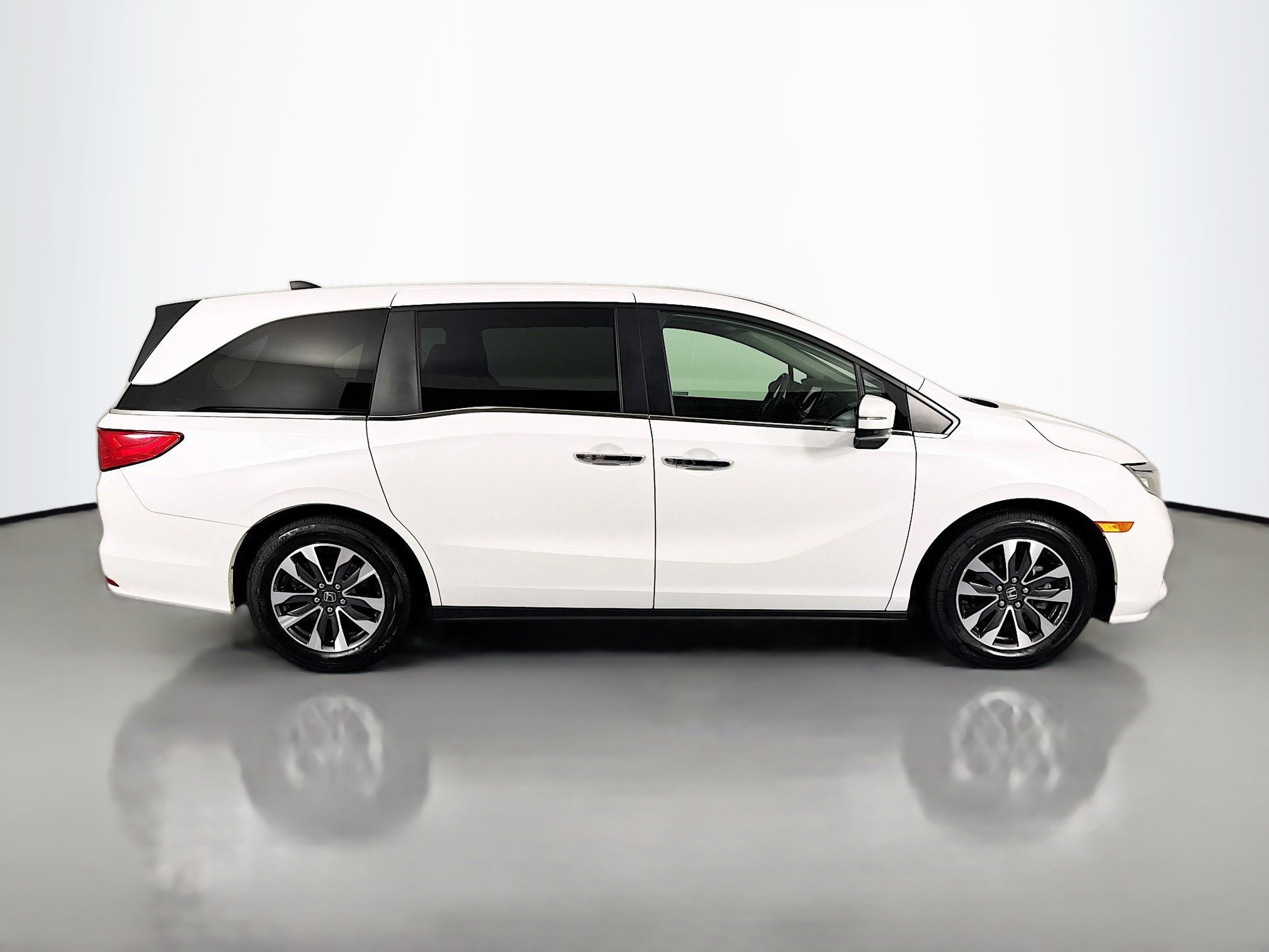 Certified 2023 Honda Odyssey EX-L image 4
