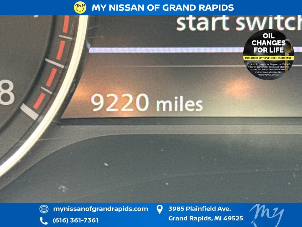 Used 2025 Nissan Pathfinder SL AWD/4WD image 19