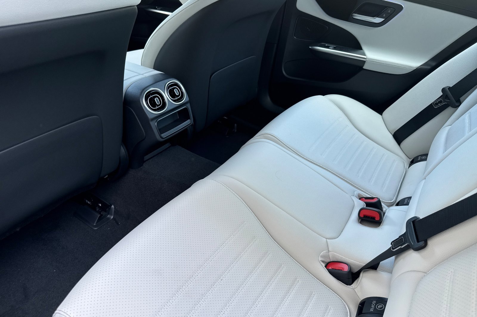 New 2025 Mercedes-Benz C 300 4MATIC Sedan image 14