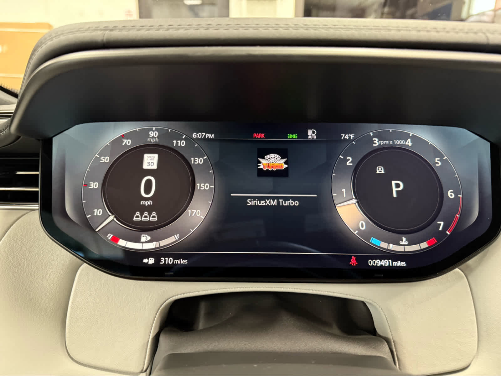 Used 2023 Land Rover Range Rover Sport SE Dynamic image 18