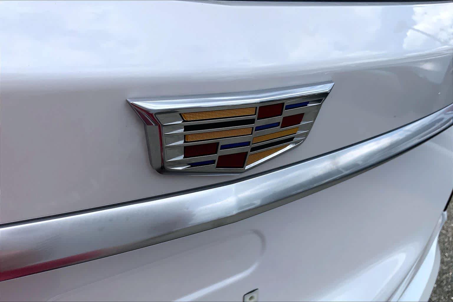 Used 2024 Cadillac XT6 Premium Luxury w/ Technology Package AWD/4WD image 9