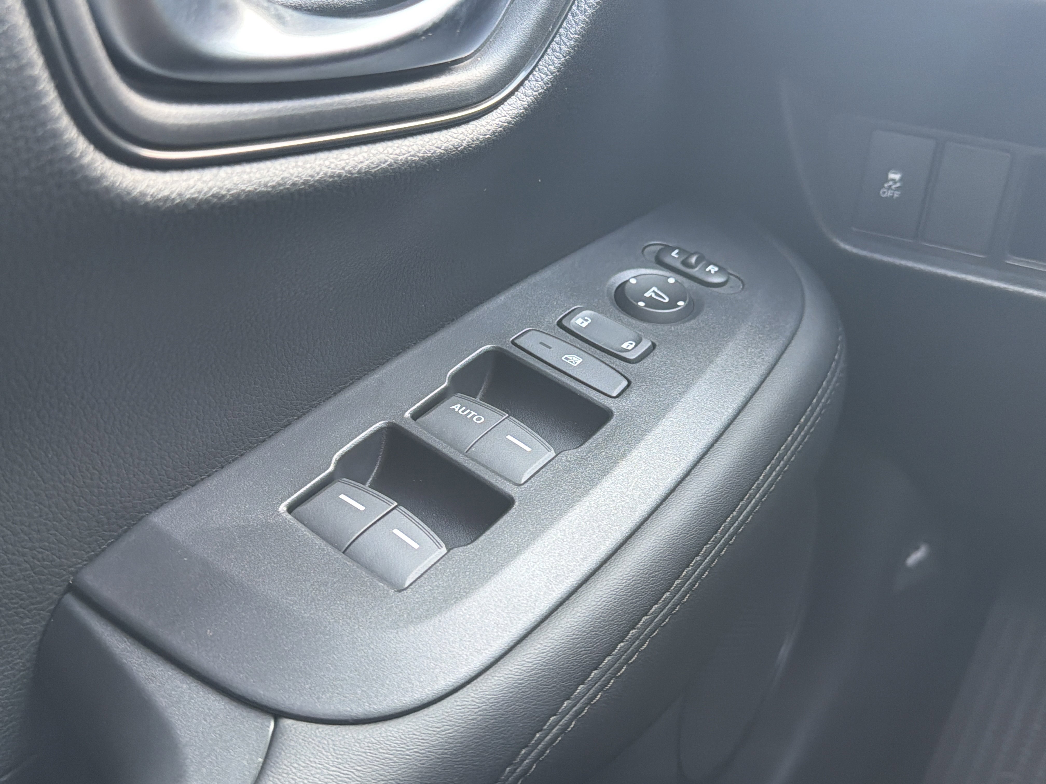 Certified 2026 Honda HR-V LX image 23