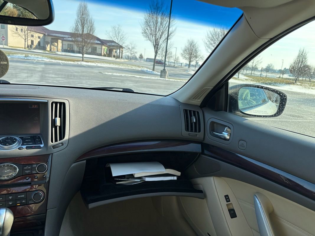 Used 2014 INFINITI Q60 Convertible w/ Premium Package image 30