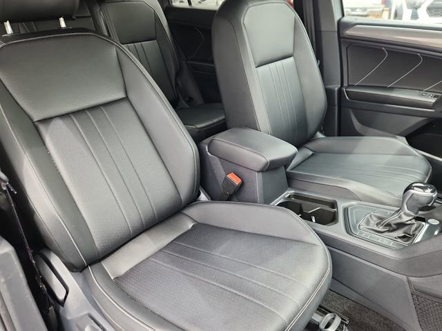 Certified 2023 Volkswagen Tiguan SE R-Line FWD image 14