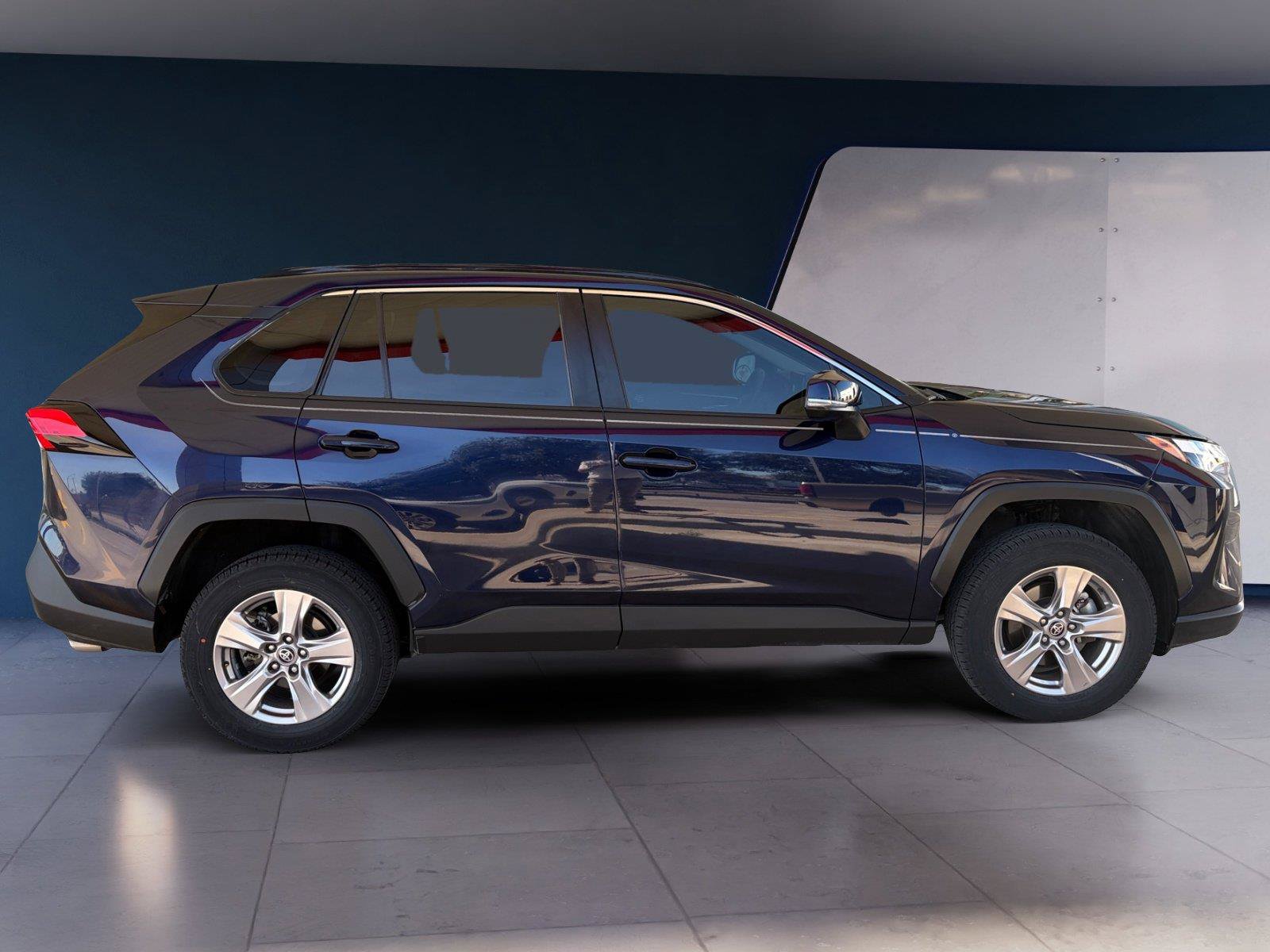 Used 2022 Toyota RAV4 XLE FWD image 6