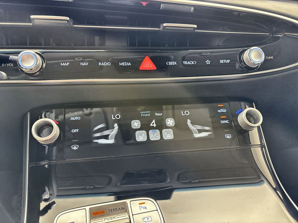 New 2026 Genesis GV70 2.5T AWD/4WD image 16