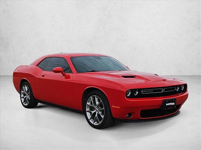 Used 2020 Dodge Challenger SXT w/ Plus Package RWD image 9