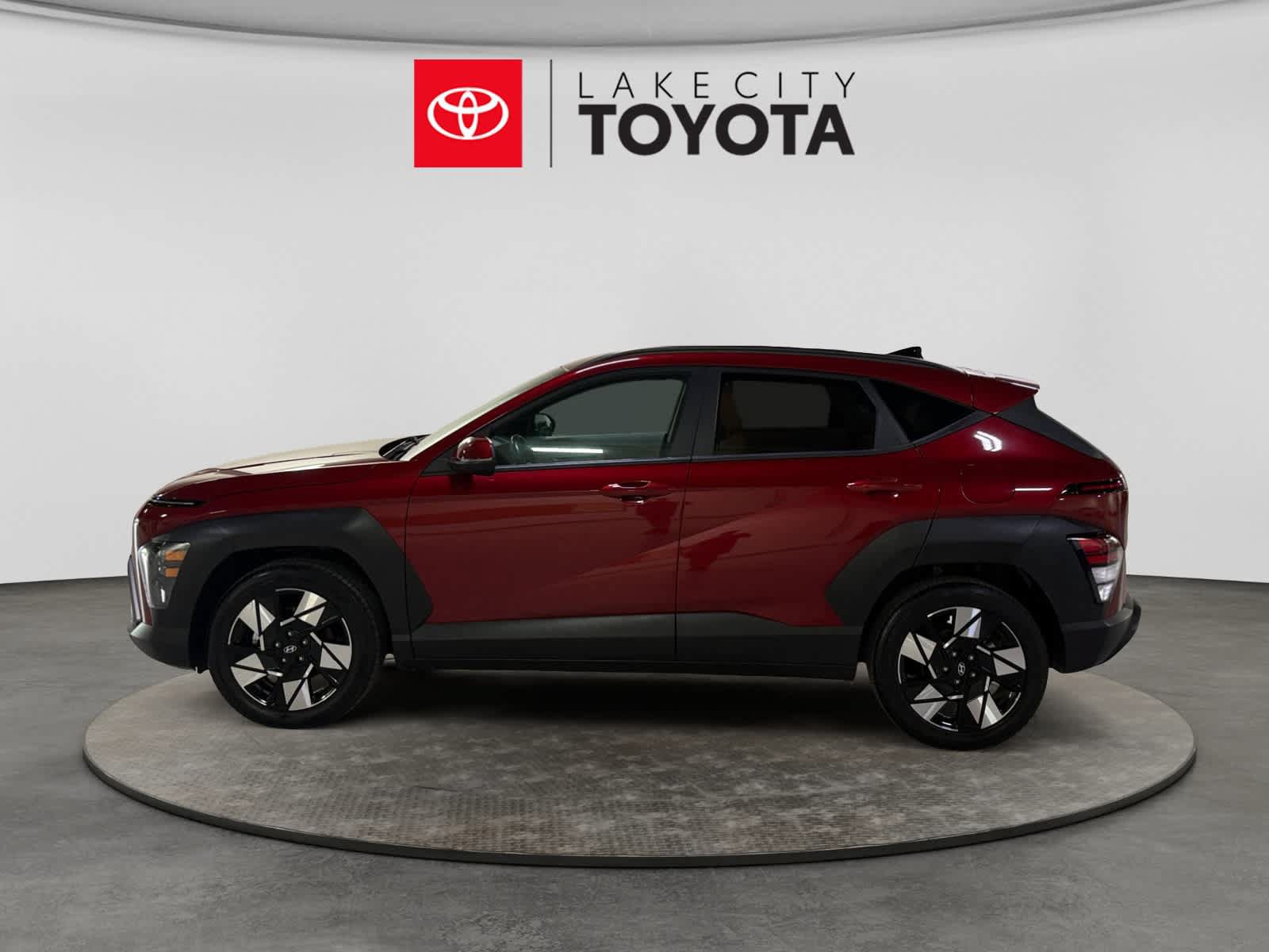 Used 2025 Hyundai Kona SEL FWD image 3