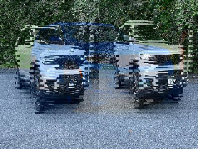 New 2025 Jeep Grand Cherokee L Altitude