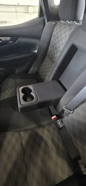 Used 2019 Nissan Rogue Sport SV w/ Technology Package image 29