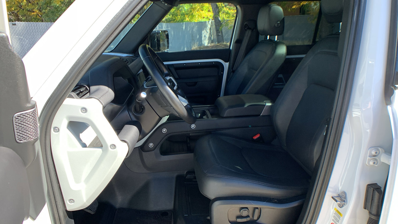 Used 2024 Land Rover Defender 110 S image 12