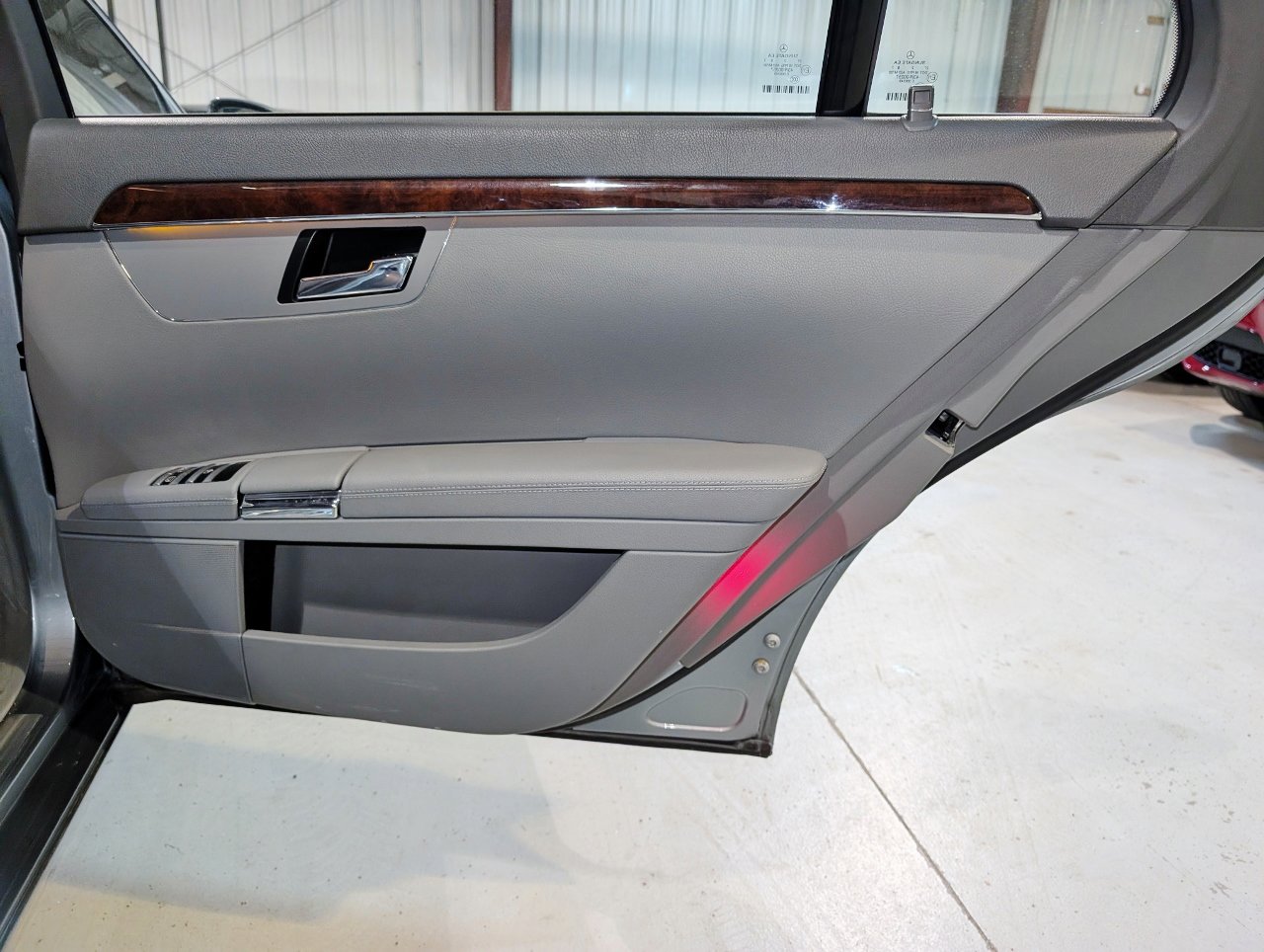 Used 2008 Mercedes-Benz S 550 4MATIC image 25