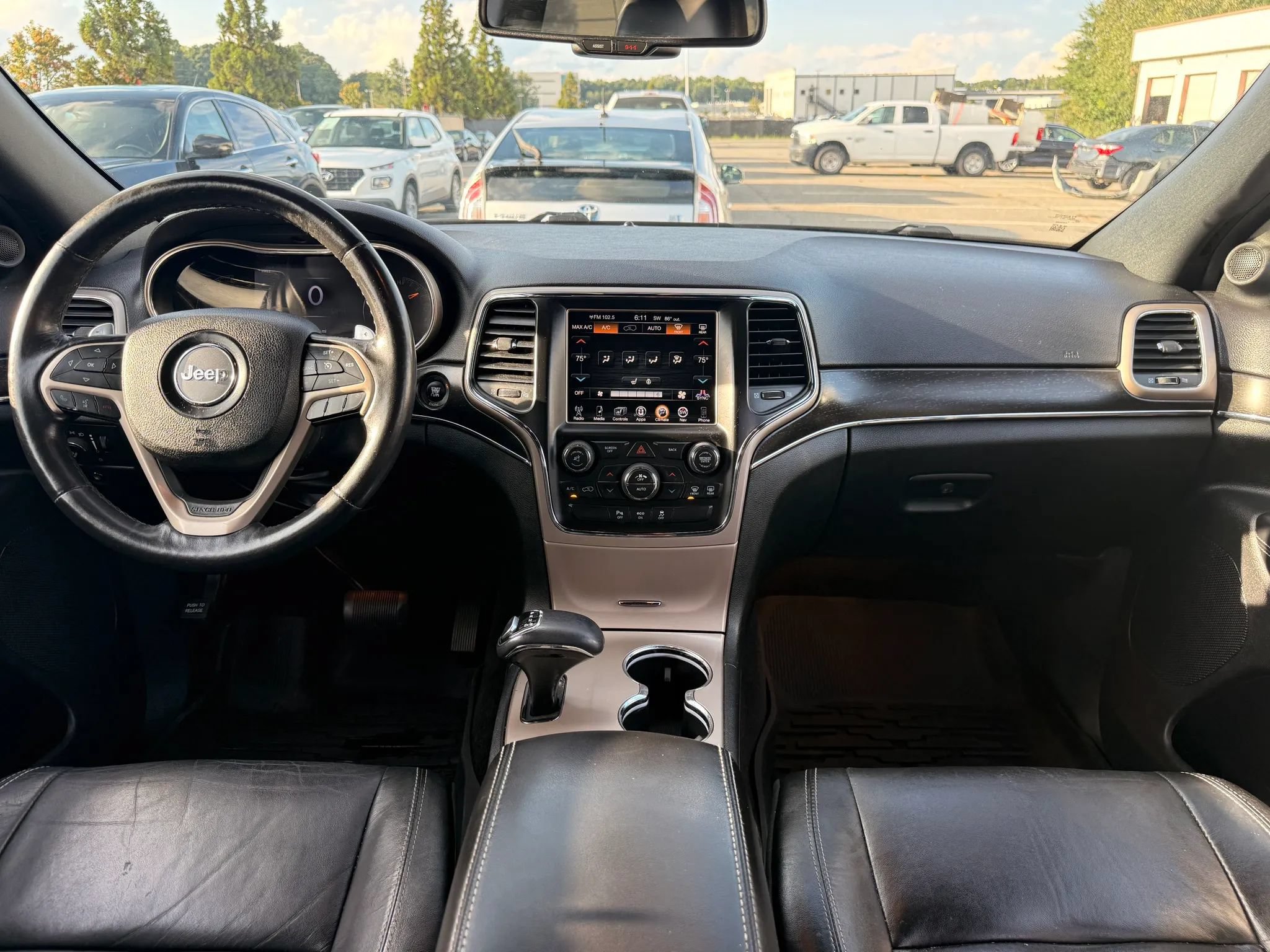 Used 2015 Jeep Grand Cherokee Limited AWD/4WD image 3