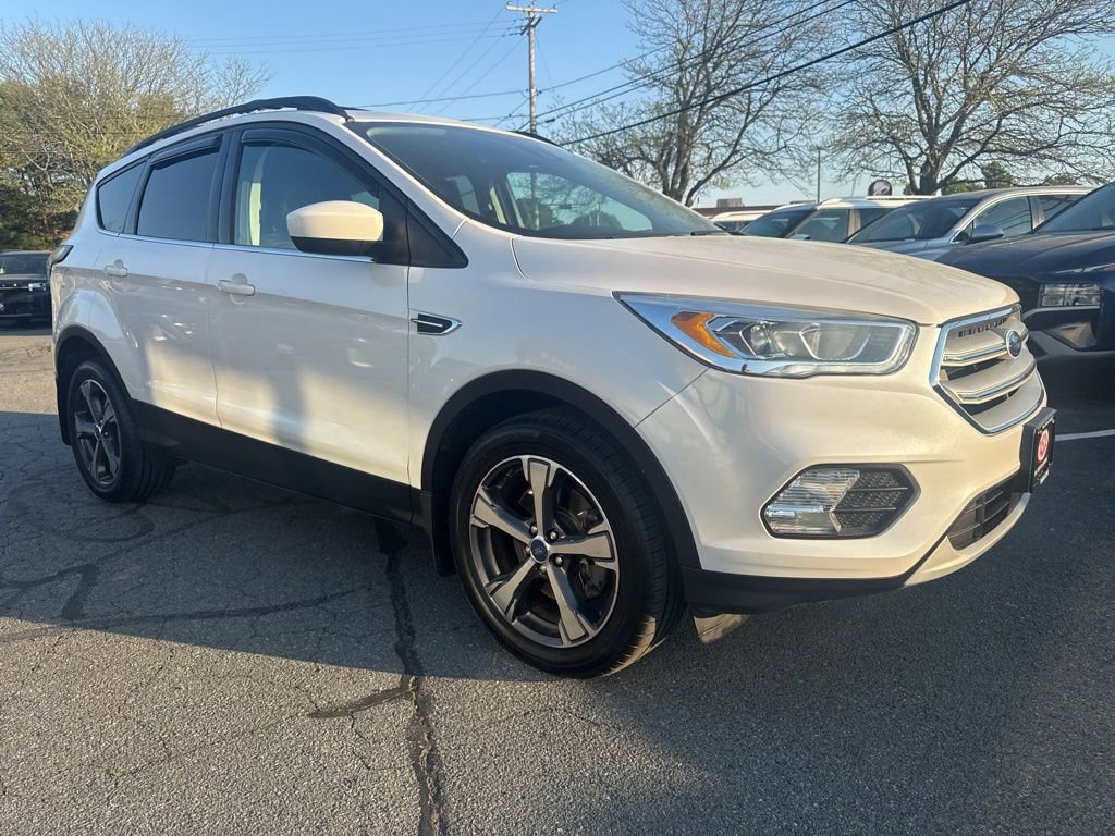 Used 2018 Ford Escape SEL w/ Ford Safe & Smart Package AWD/4WD image 3
