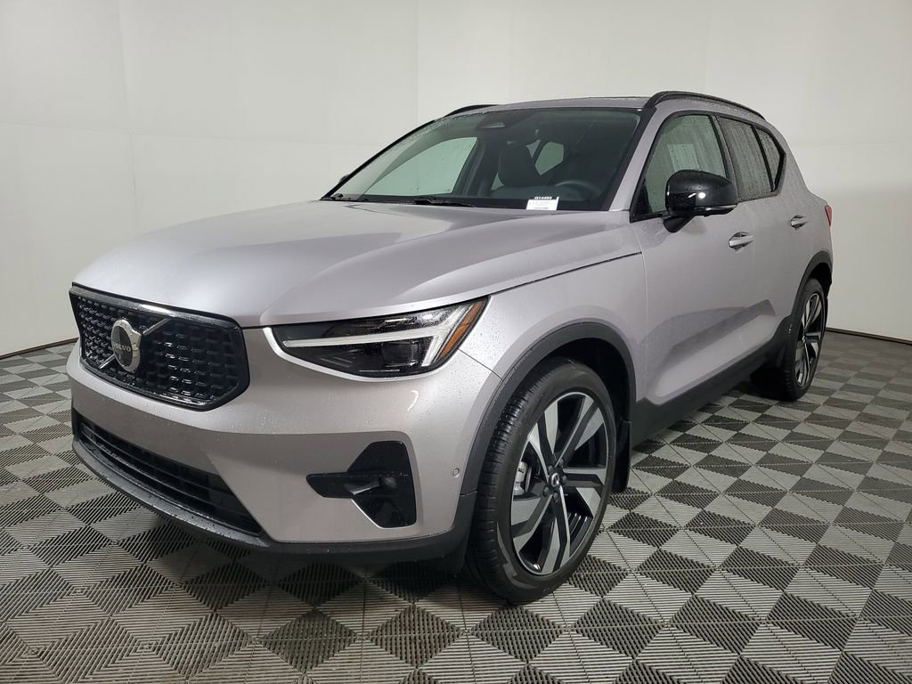 Used 2026 Volvo XC40 B5 Ultra w/ Protection Package Premier image 4