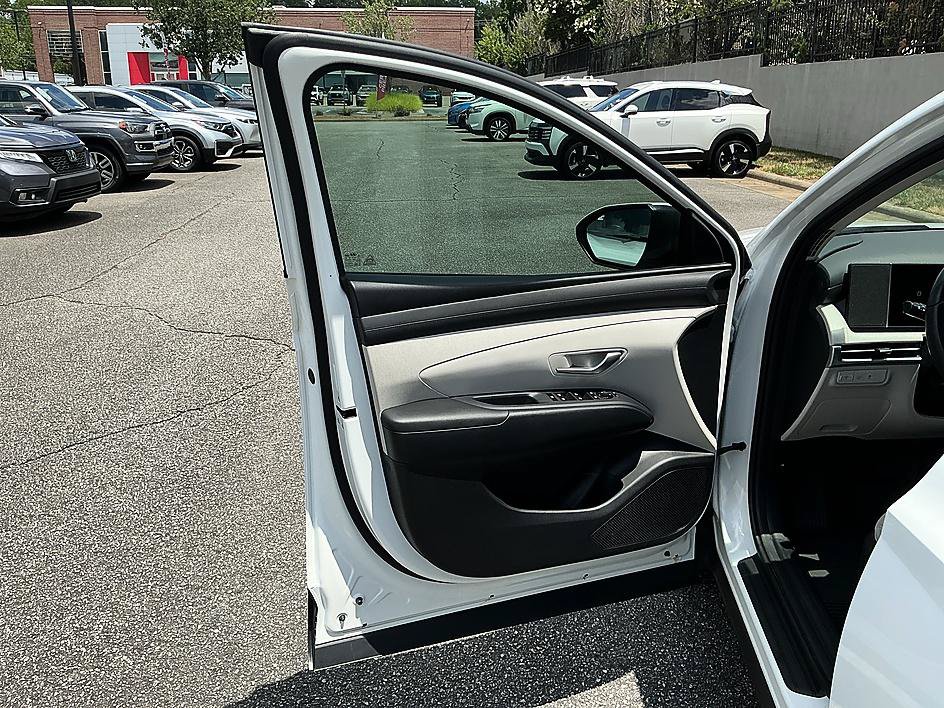 Used 2025 Hyundai Tucson SEL FWD image 11