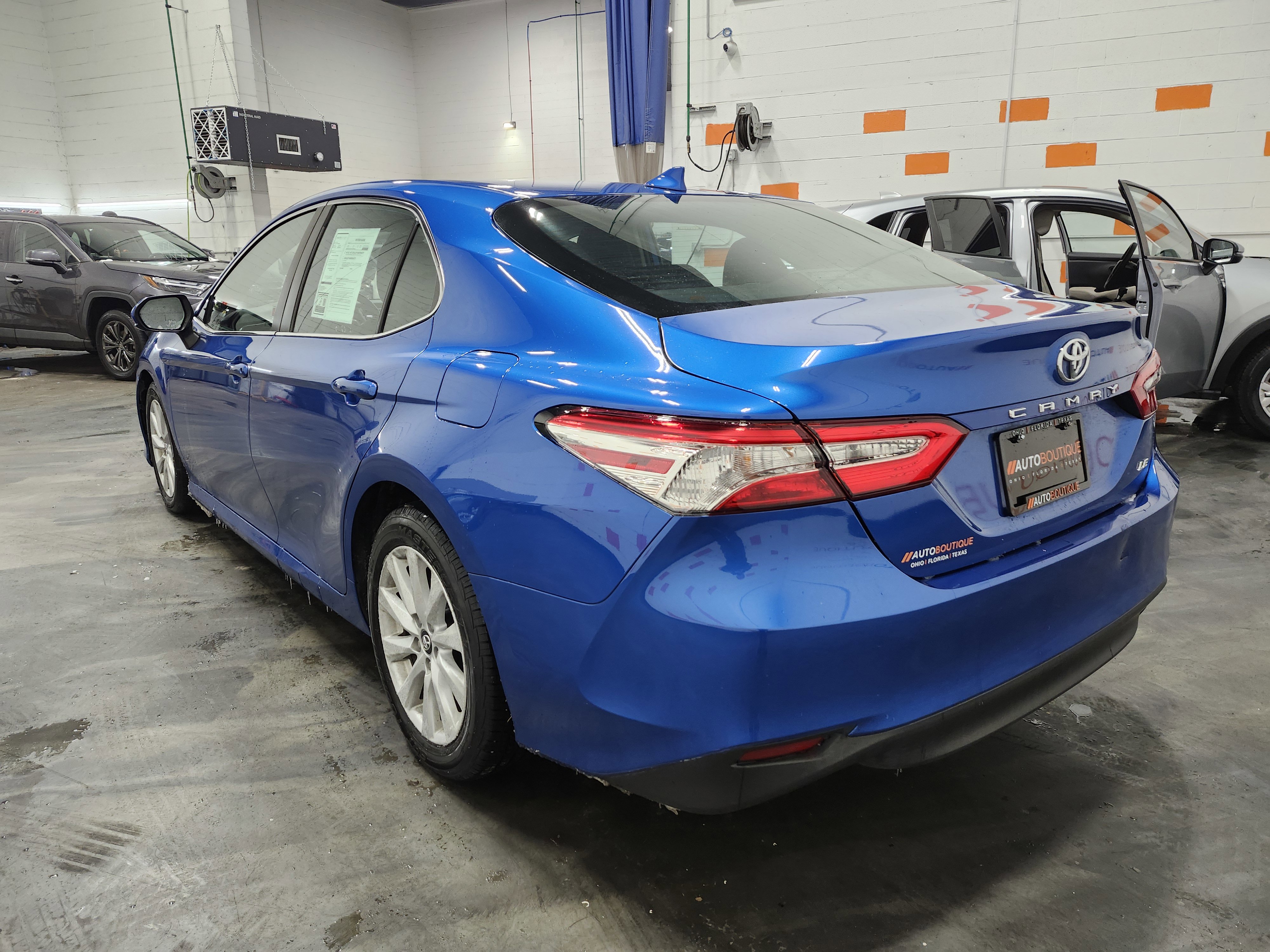 Used 2019 Toyota Camry LE image 12