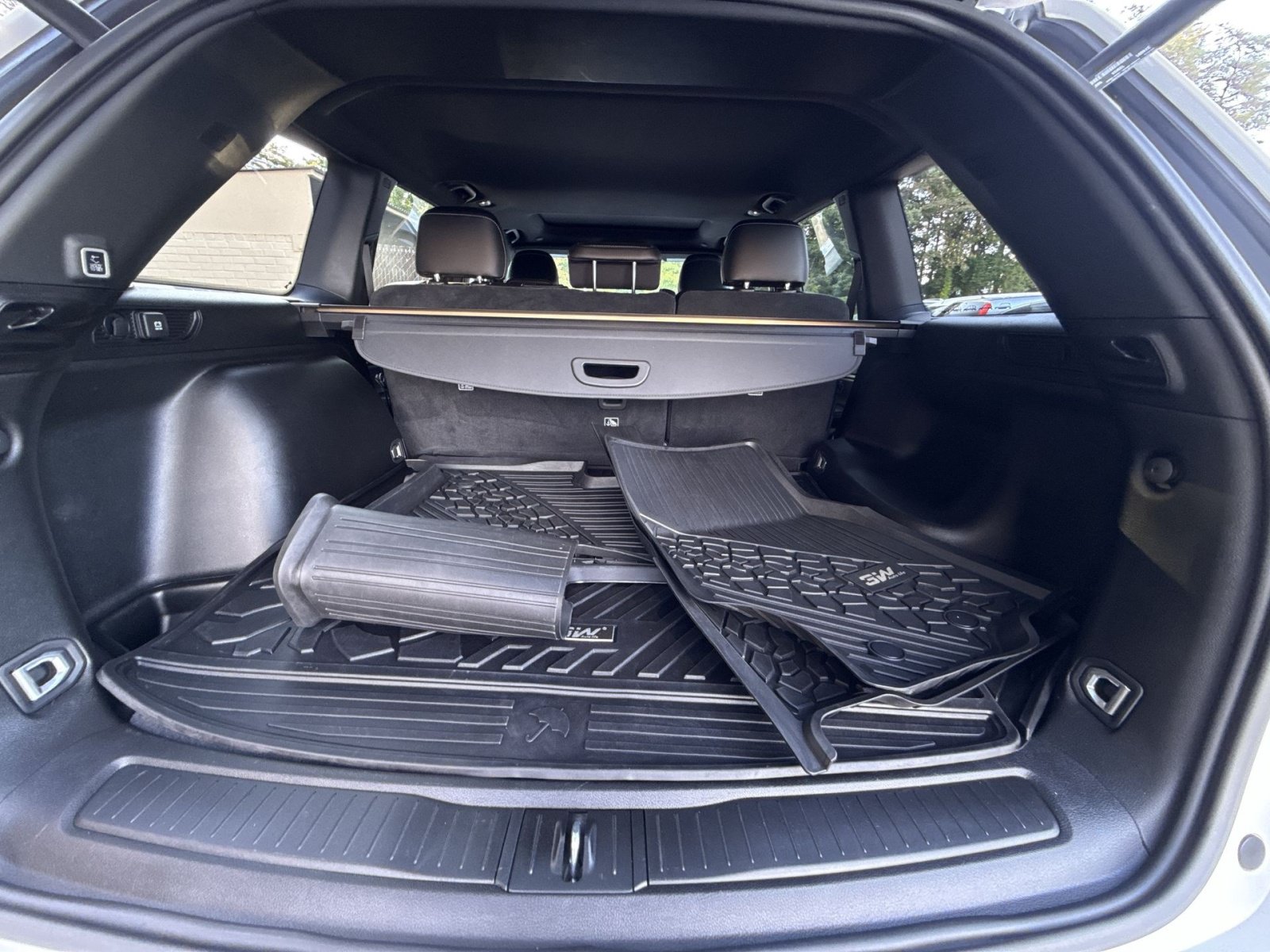Used 2024 Jeep Grand Cherokee Altitude AWD/4WD image 25