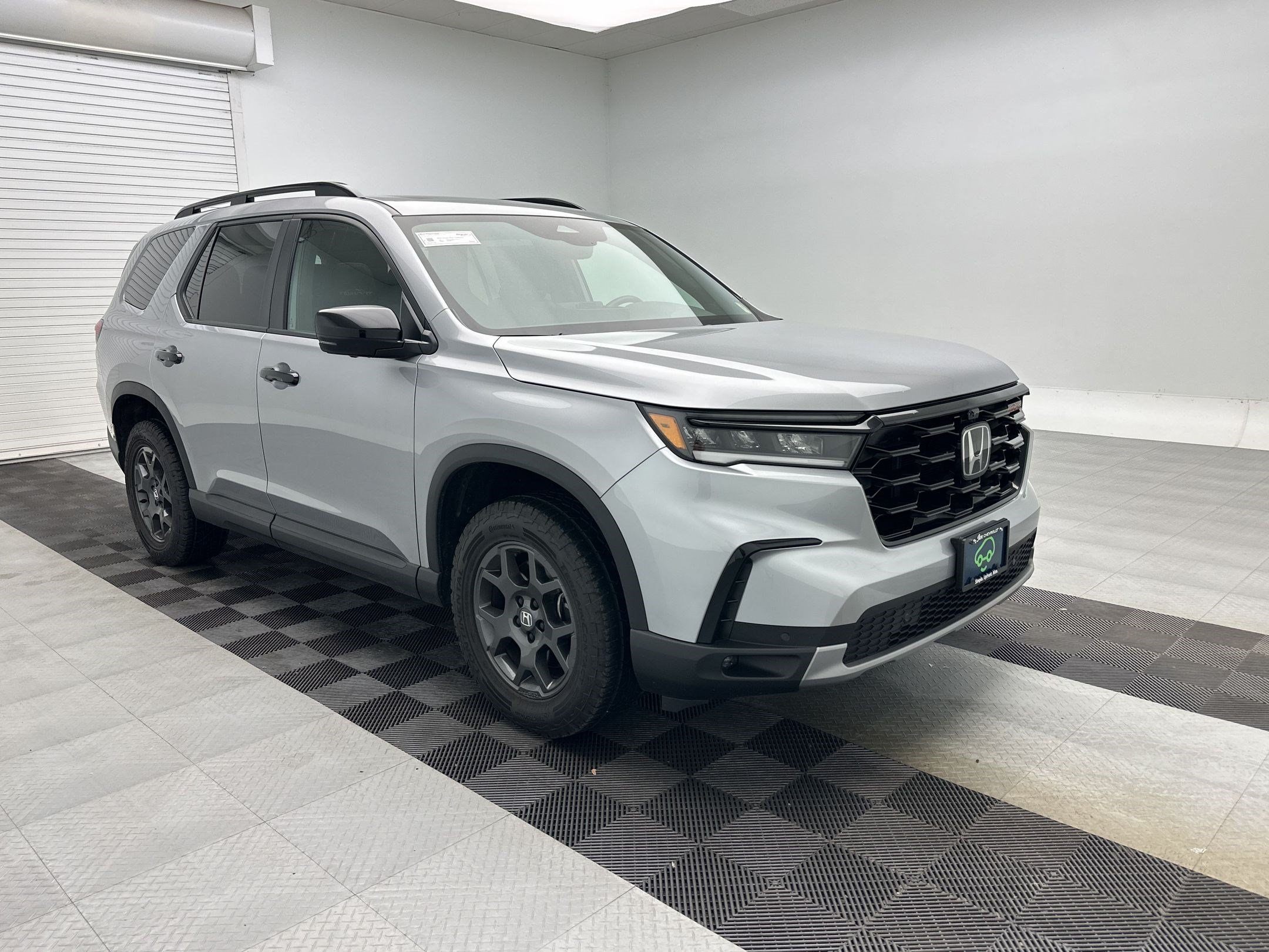 Used 2025 Honda Pilot TrailSport image 7