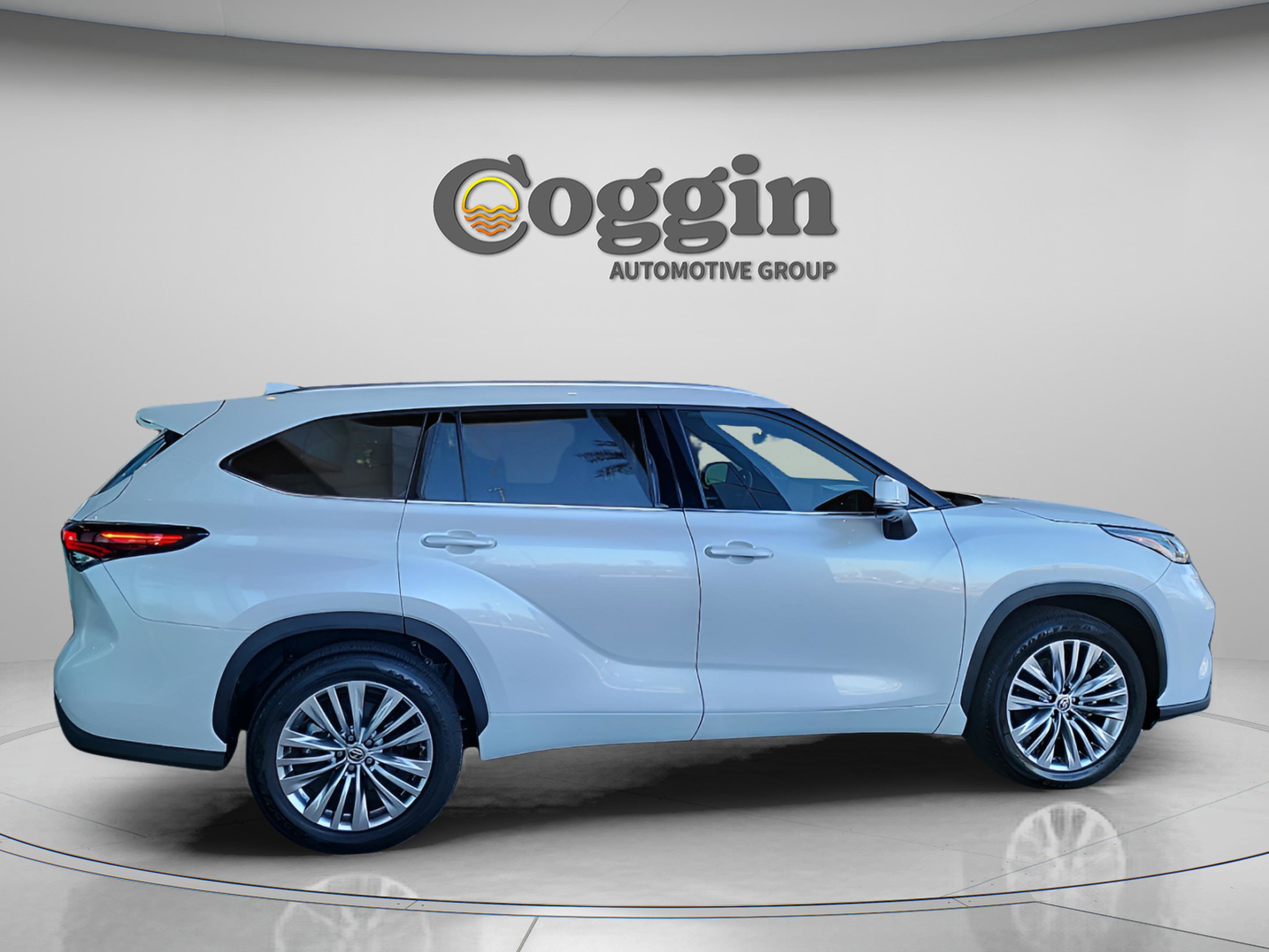 Used 2024 Toyota Highlander Platinum image 5