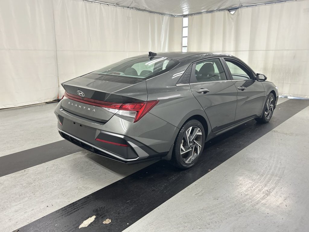 Used 2024 Hyundai Elantra SEL w/ Convenience Package FWD image 2