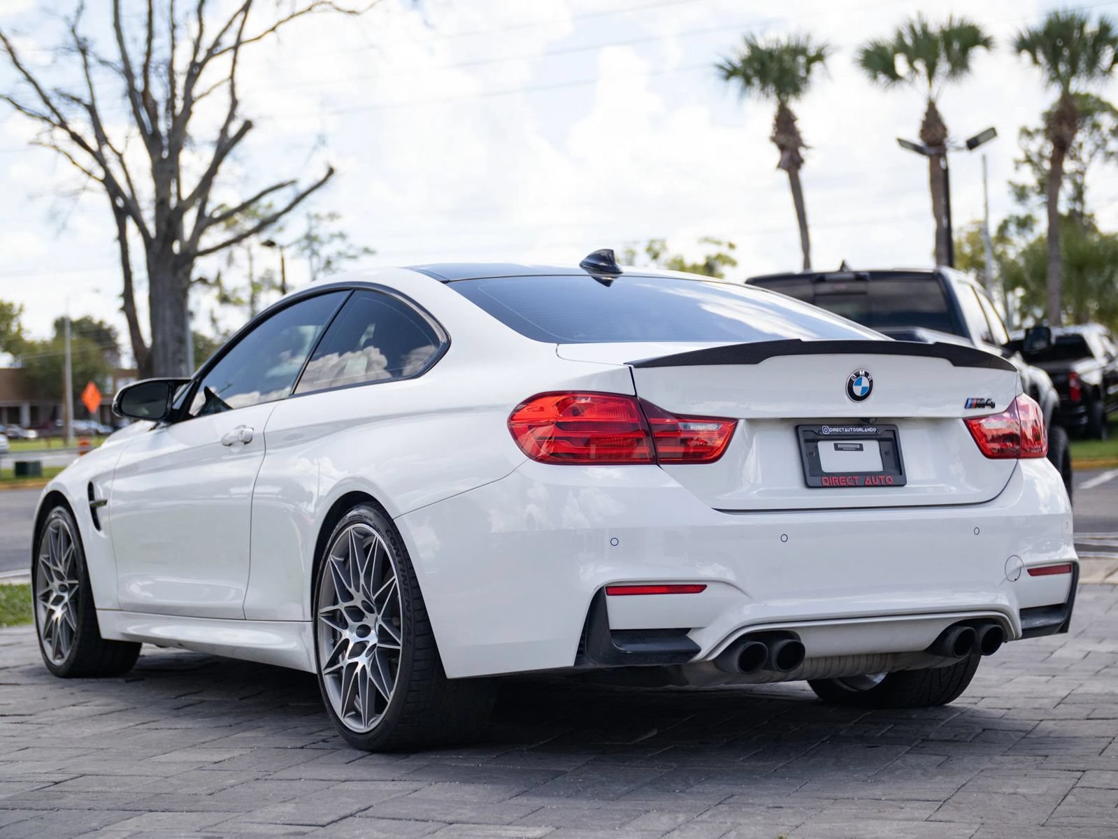 Used 2017 BMW M4 Coupe RWD image 9