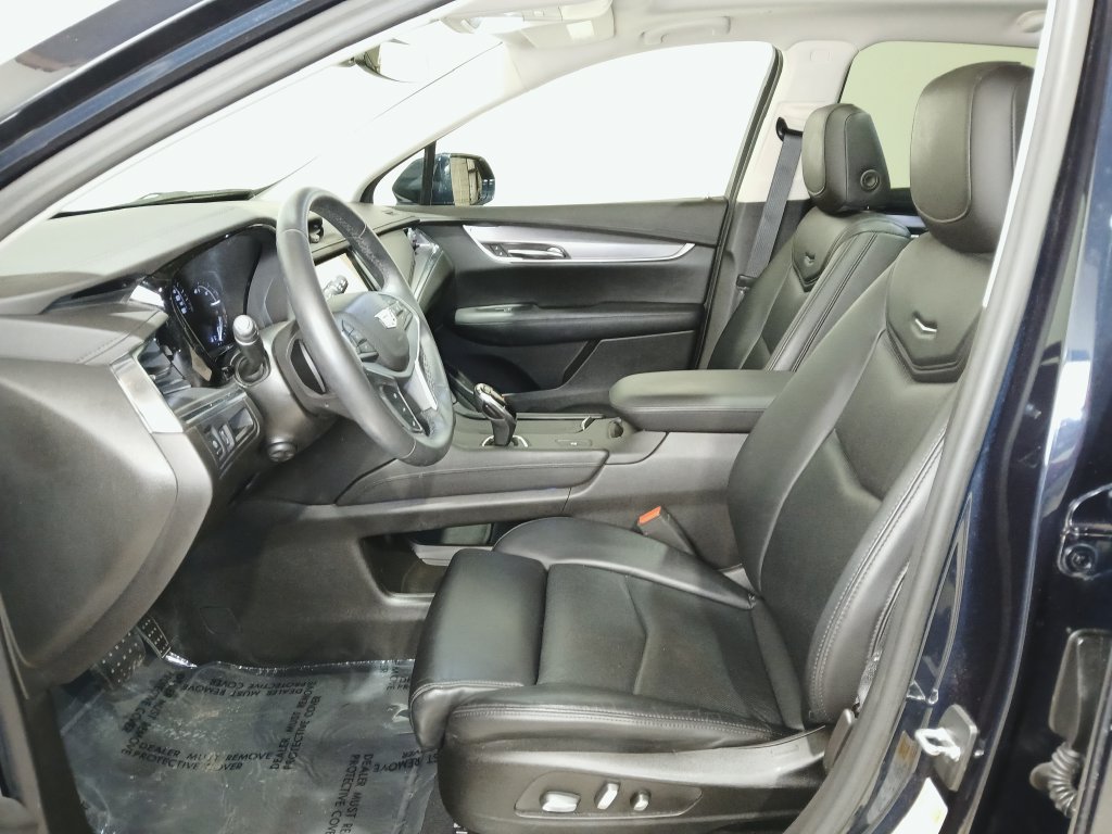 Used 2017 Cadillac XT5 Luxury w/ Driver Awareness Package FWD image 10