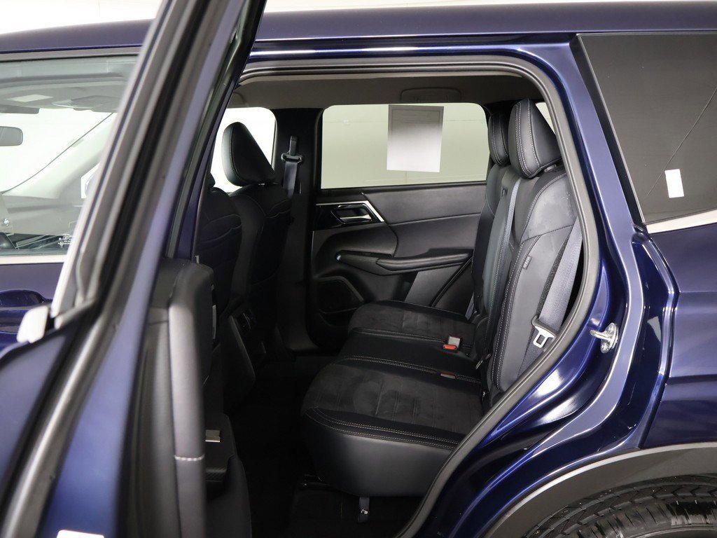 Used 2024 Mitsubishi Outlander SE image 33