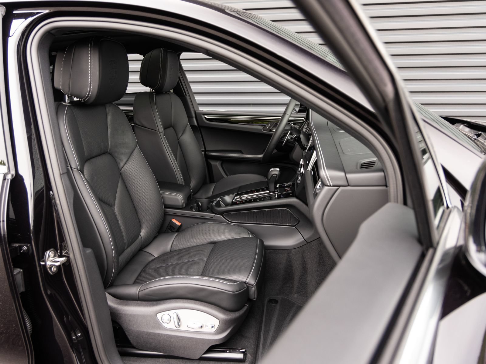 New 2026 Porsche Macan S AWD/4WD image 33