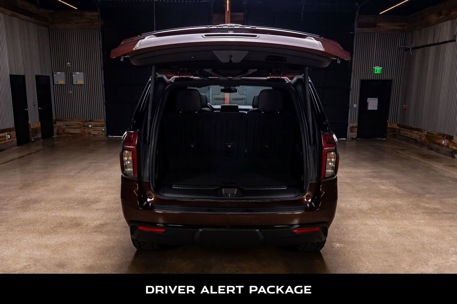 Used 2023 Chevrolet Tahoe Z71 w/ Z71 Off-Road Package AWD/4WD image 9